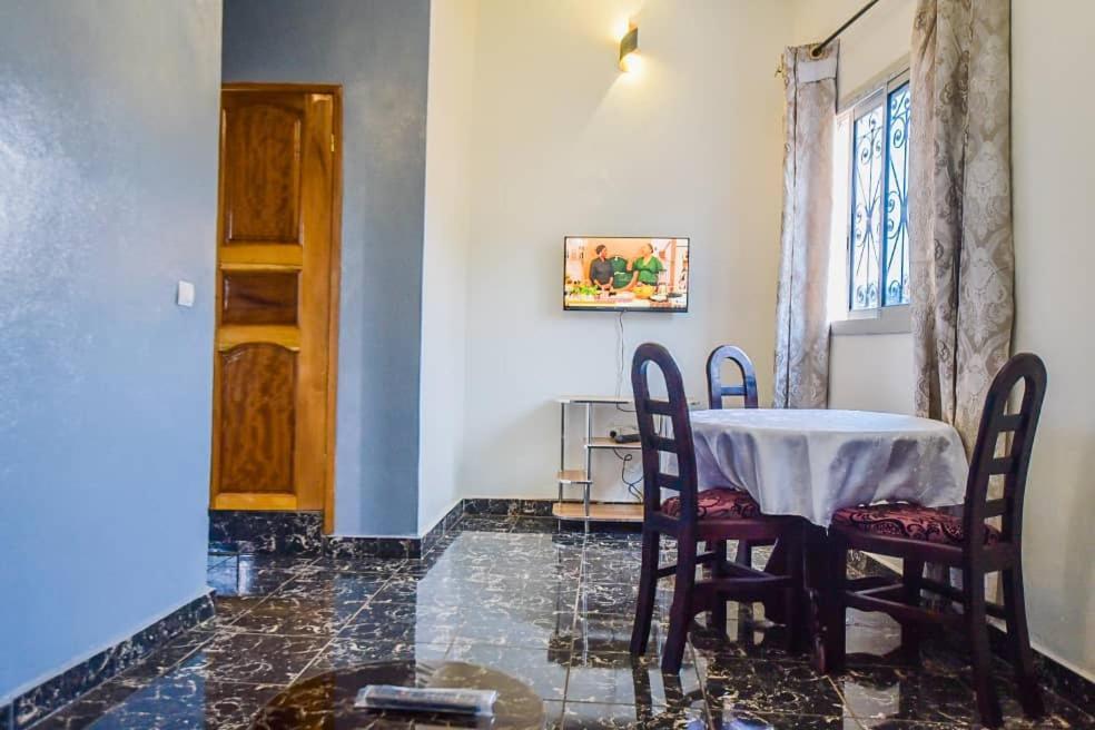 Appartements Neuf De Haut Standing Dm & Ng A Bafoussam Exterior photo